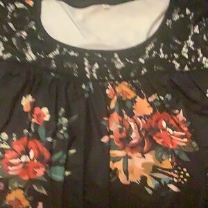 Flower and lace short sleeve blouse